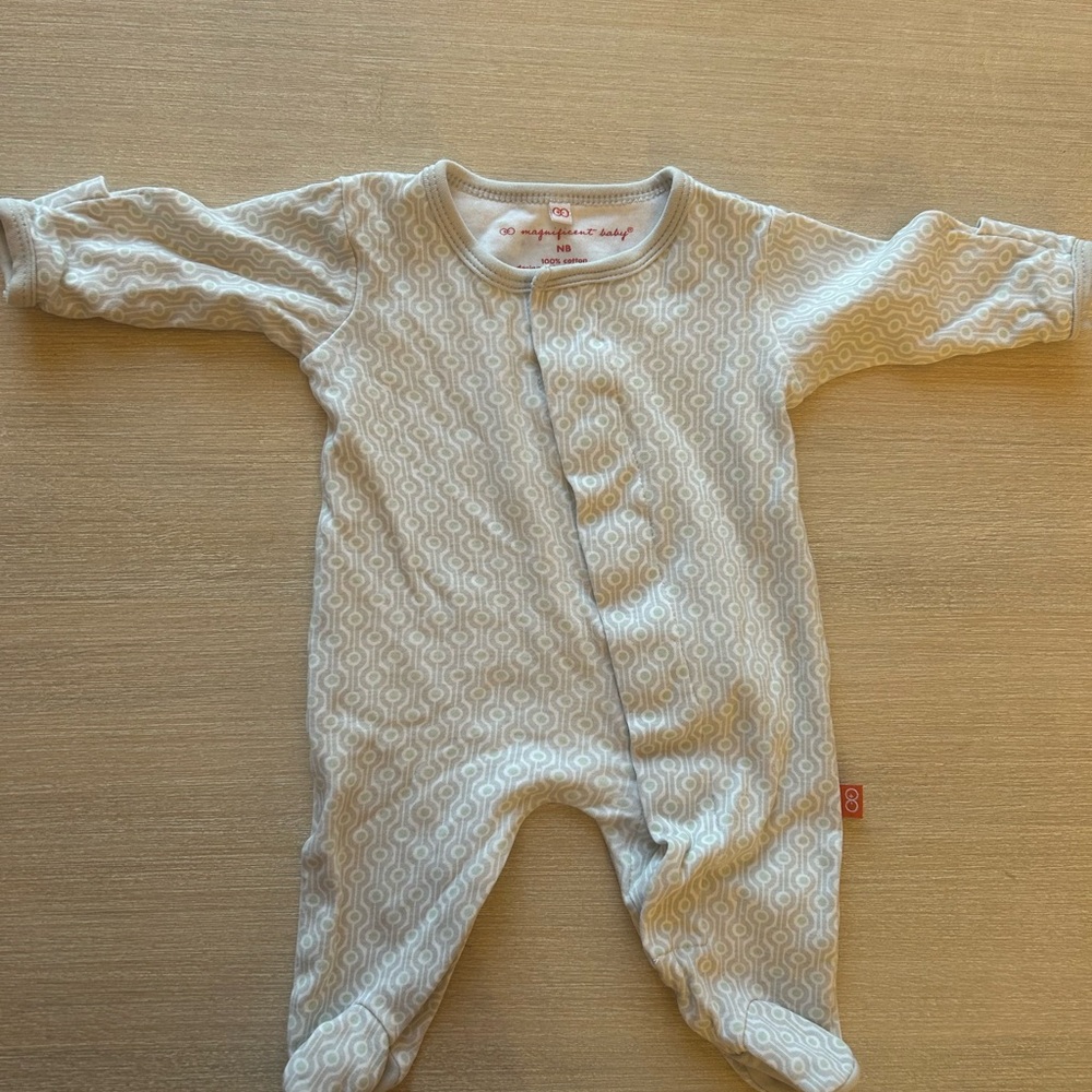 Magnetic Baby One Piece in Gray/White Geometric pattern